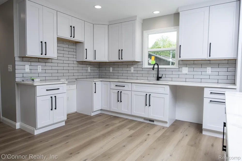 3834 Knapp Avenue Port Huron Charter Township, MI 48060