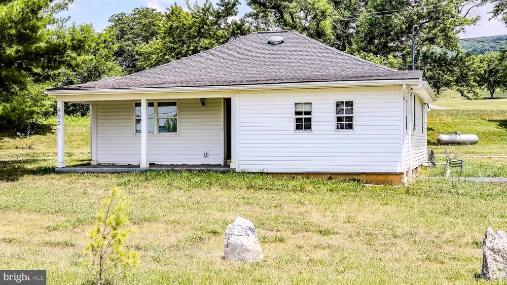 9001 HOLLOW ROAD Middletown, MD 21769
