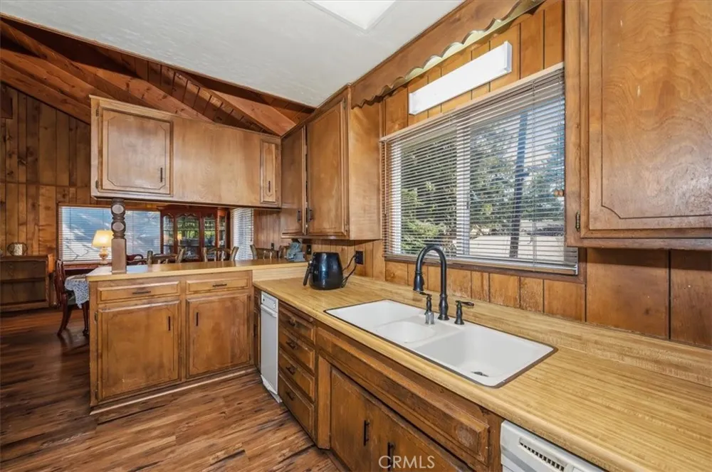 31175 All View Running Springs, CA 92382