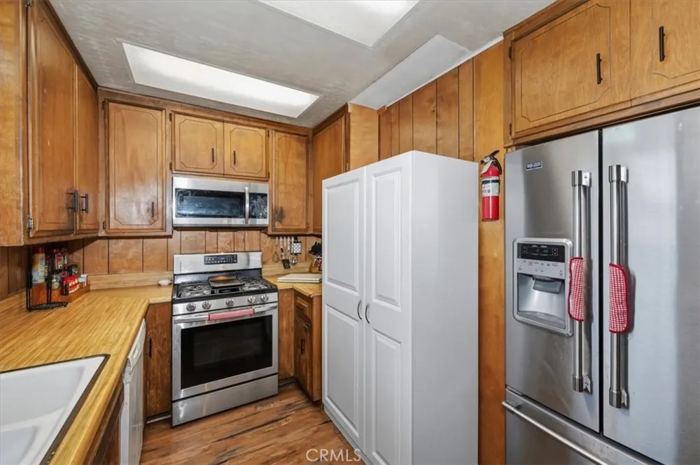 31175 All View Running Springs, CA 92382