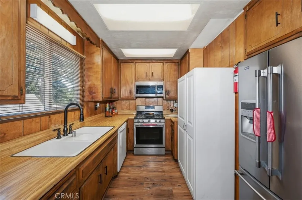 31175 All View Running Springs, CA 92382