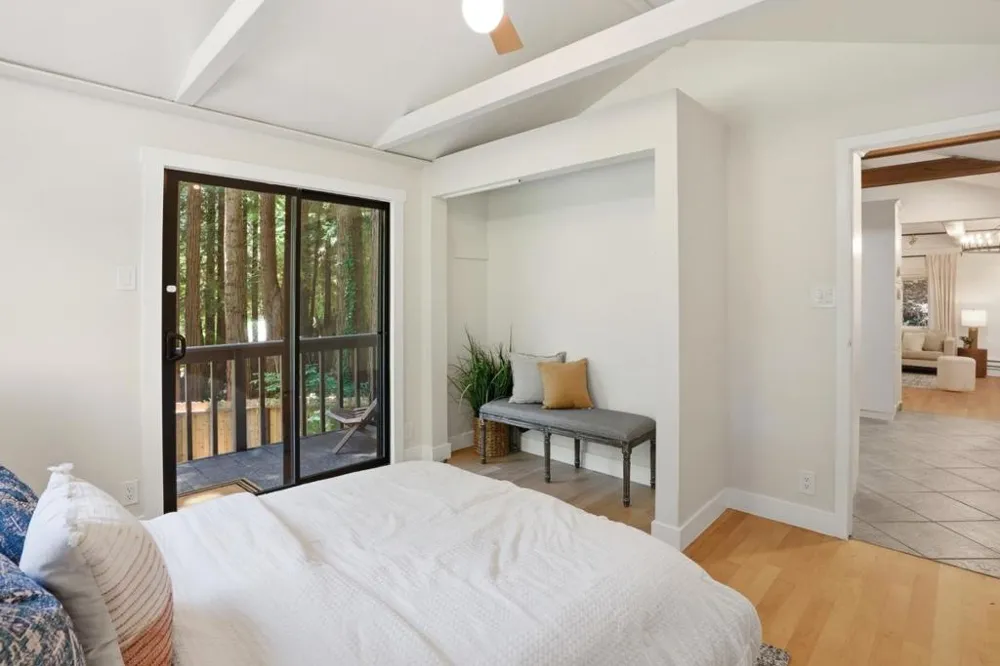 24250 Glenwood Drive Los Gatos, CA 95033