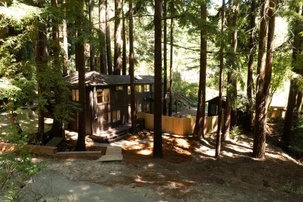 24250 Glenwood Drive Los Gatos, CA 95033