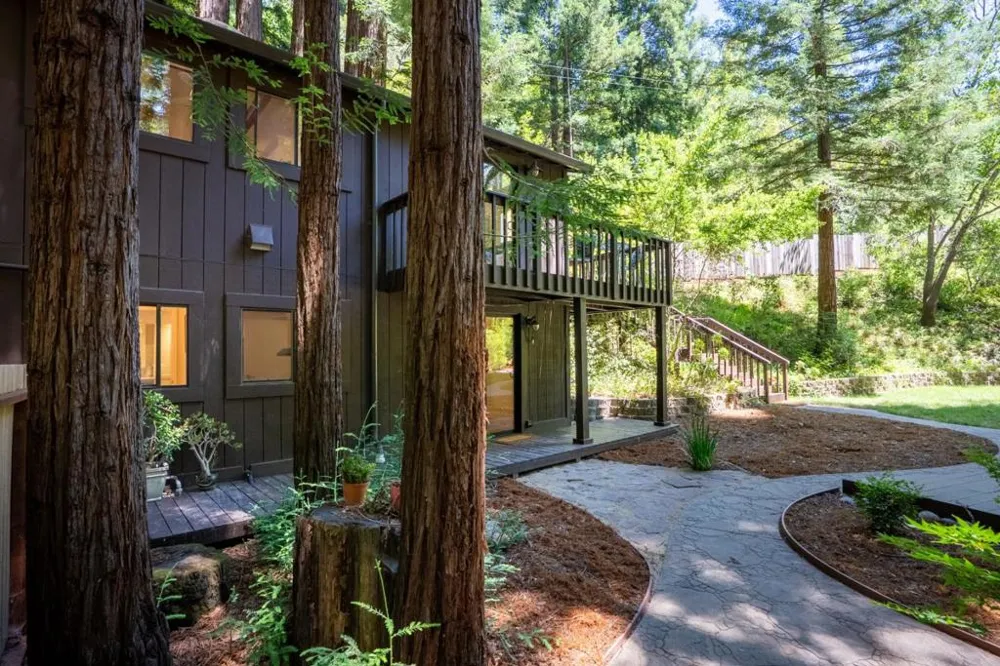 24250 Glenwood Drive Los Gatos, CA 95033