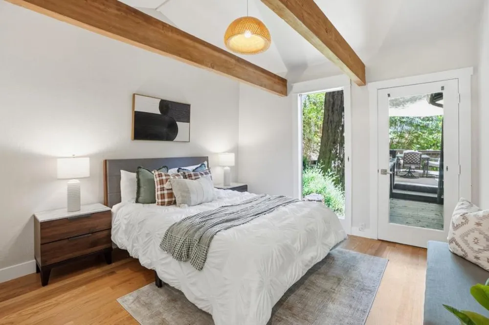 24250 Glenwood Drive Los Gatos, CA 95033