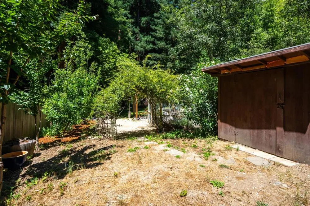 24250 Glenwood Drive Los Gatos, CA 95033