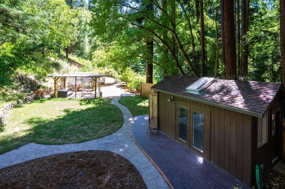 24250 Glenwood Drive Los Gatos, CA 95033