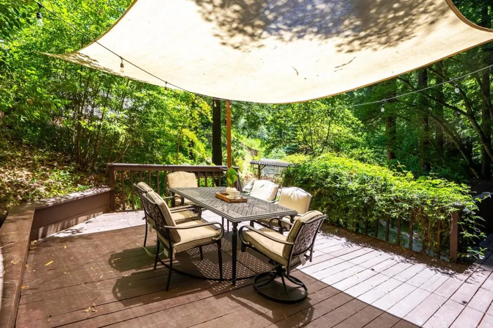 24250 Glenwood Drive Los Gatos, CA 95033
