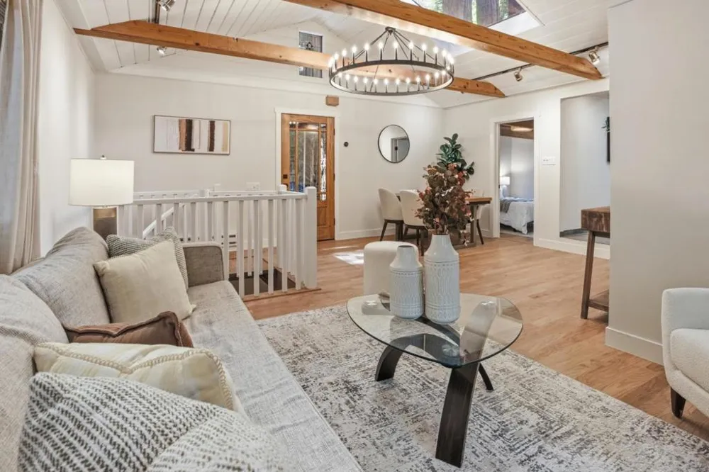 24250 Glenwood Drive Los Gatos, CA 95033