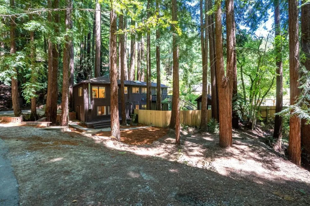 24250 Glenwood Drive Los Gatos, CA 95033