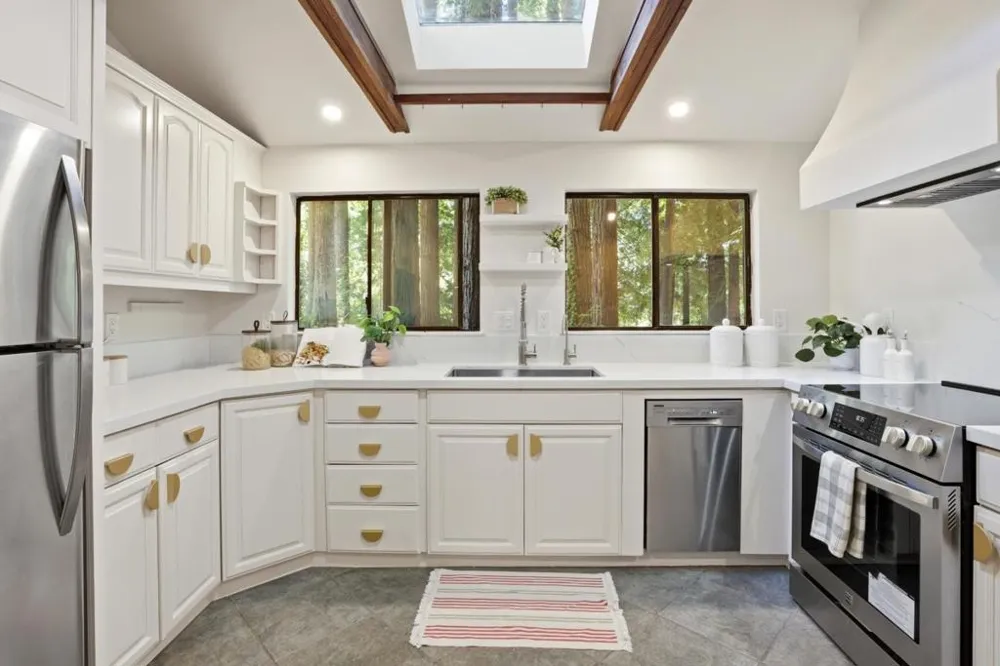 24250 Glenwood Drive Los Gatos, CA 95033