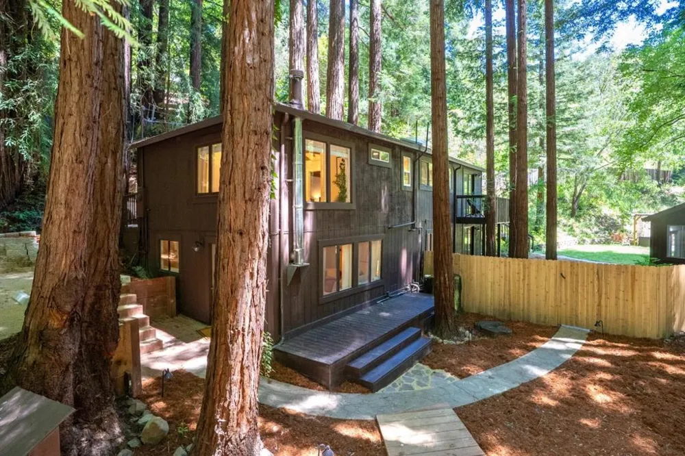 24250 Glenwood Drive Los Gatos, CA 95033