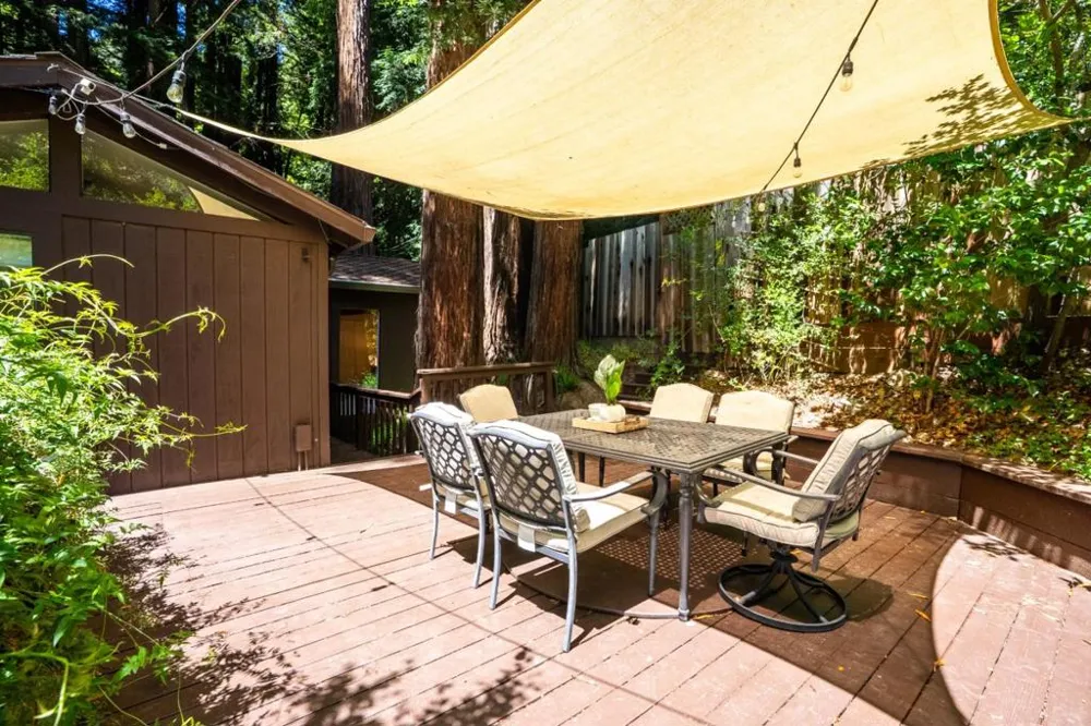 24250 Glenwood Drive Los Gatos, CA 95033