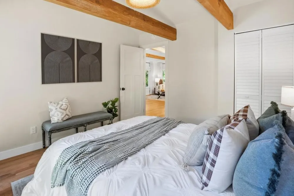 24250 Glenwood Drive Los Gatos, CA 95033