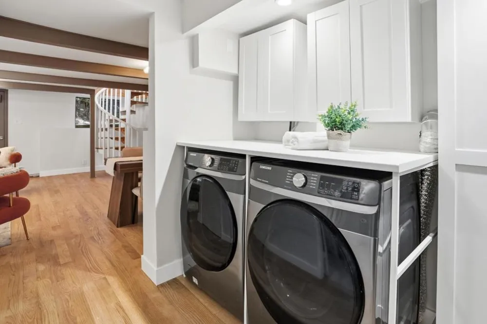 24250 Glenwood Drive Los Gatos, CA 95033