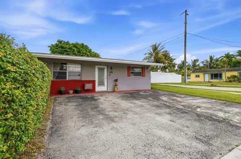 6871 SW 16th Court