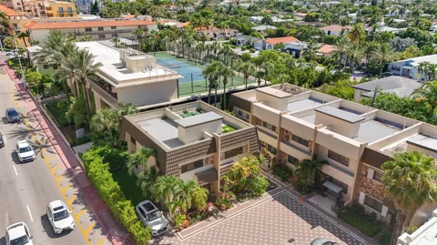 8956 Collins Avenue #4