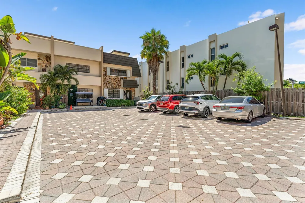 8956 Collins Avenue #4 Surfside, FL 33154