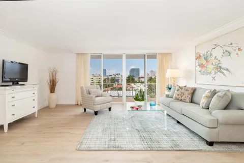 354 Chilean Avenue #6c