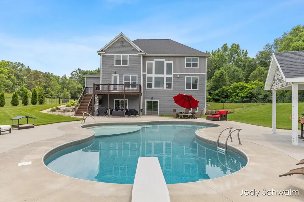 3619 12 Mile Road NE Algoma Township, MI 49341