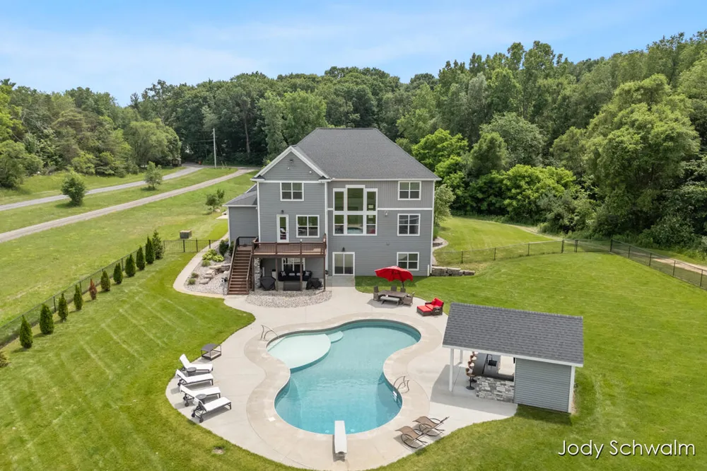3619 12 Mile Road NE Algoma Township, MI 49341