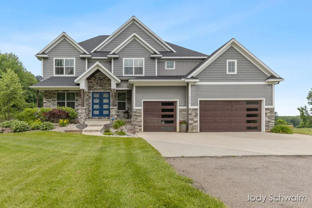 3619 12 Mile Road NE Algoma Township, MI 49341