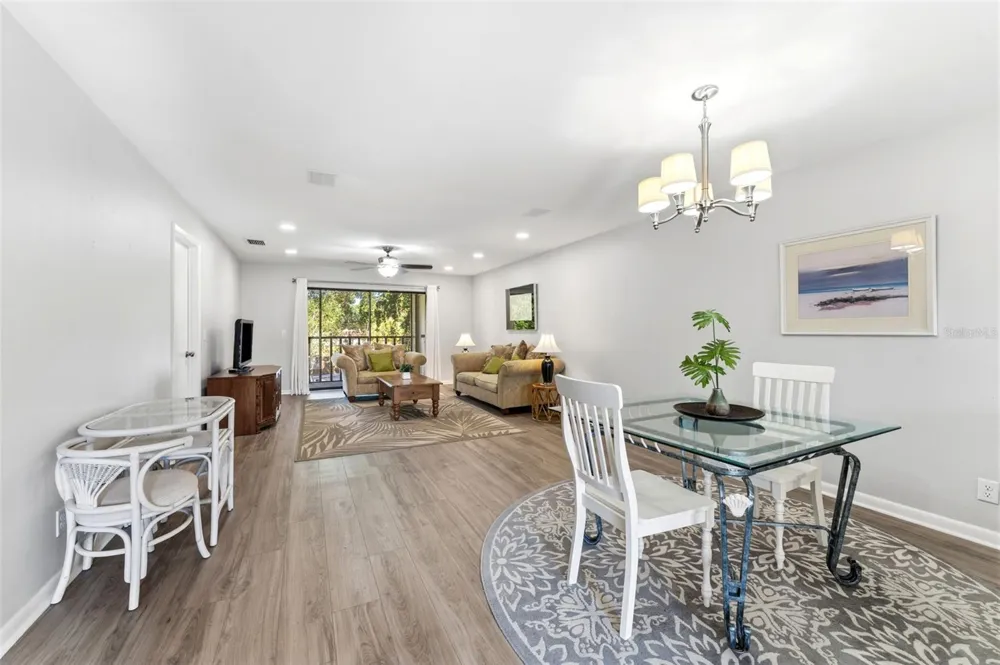 101 LAKE AVENUE NE #215 Largo, FL 33771