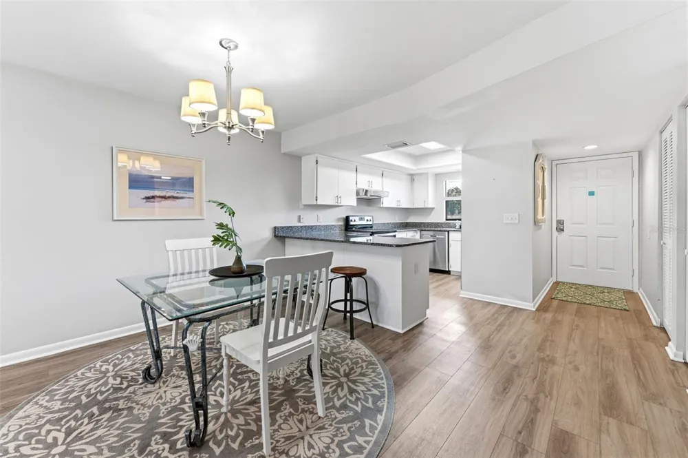 101 LAKE AVENUE NE #215 Largo, FL 33771