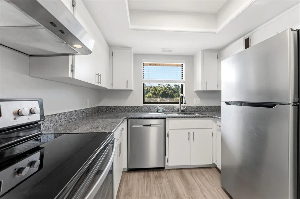 101 LAKE AVENUE NE #215 Largo, FL 33771