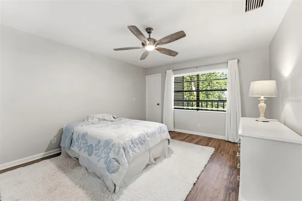101 LAKE AVENUE NE #215 Largo, FL 33771