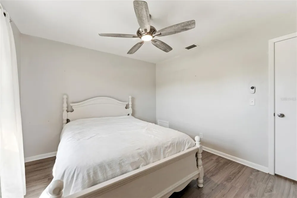101 LAKE AVENUE NE #215 Largo, FL 33771