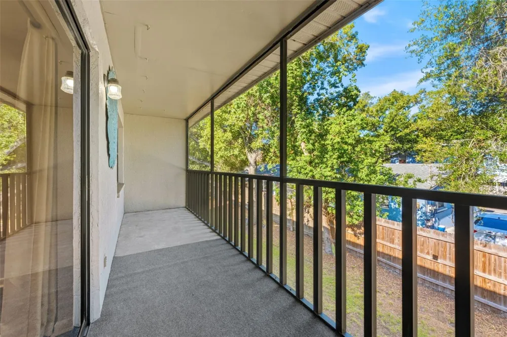 101 LAKE AVENUE NE #215 Largo, FL 33771
