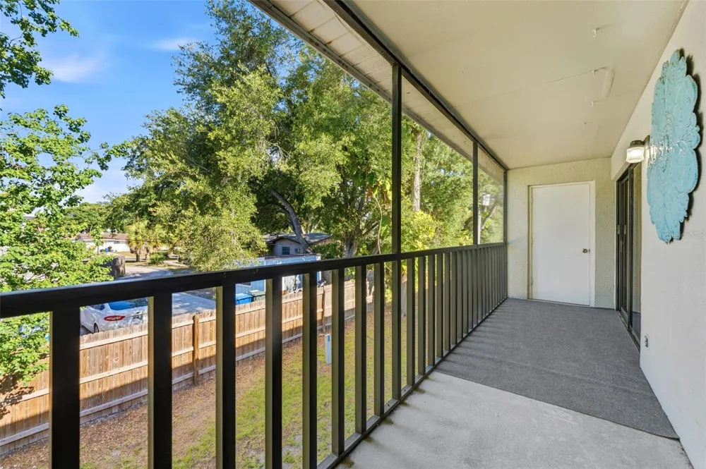 101 LAKE AVENUE NE #215 Largo, FL 33771