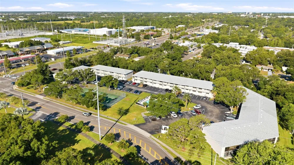 101 LAKE AVENUE NE #215 Largo, FL 33771