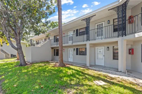 101 LAKE AVENUE NE #215