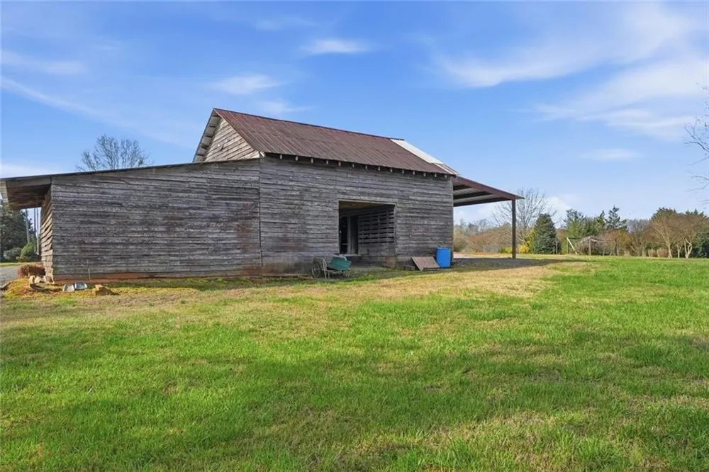 1706 Blacks Mill Road Dawsonville, GA 30534