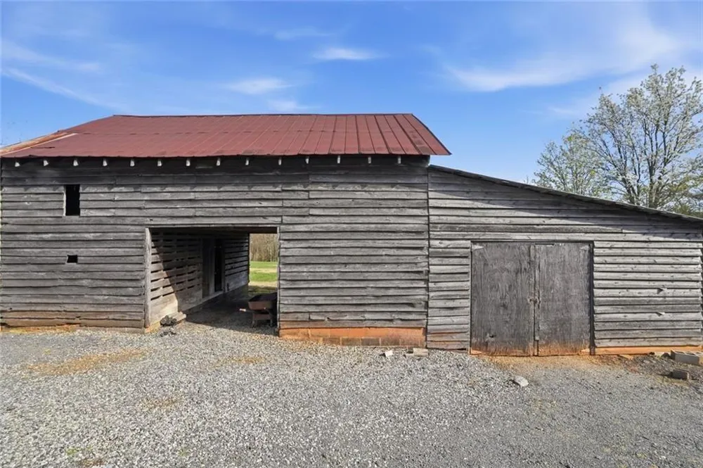 1706 Blacks Mill Road Dawsonville, GA 30534