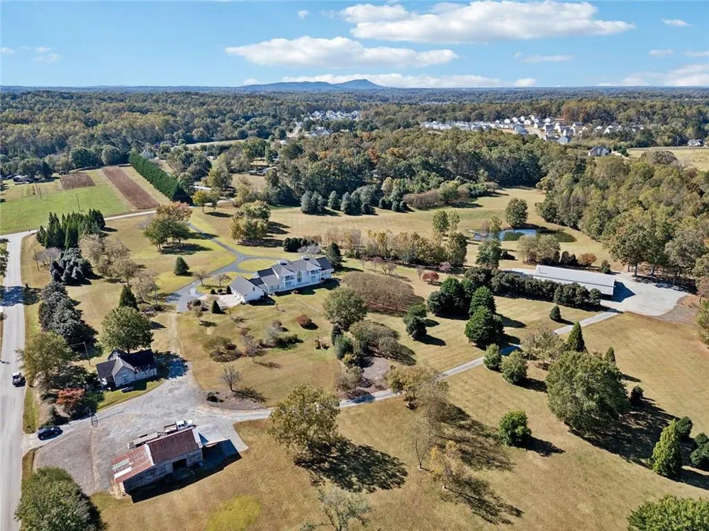 1706 Blacks Mill Road Dawsonville, GA 30534