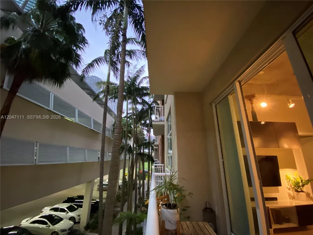 2001 Biscayne Blvd #3203 Miami, FL 33137