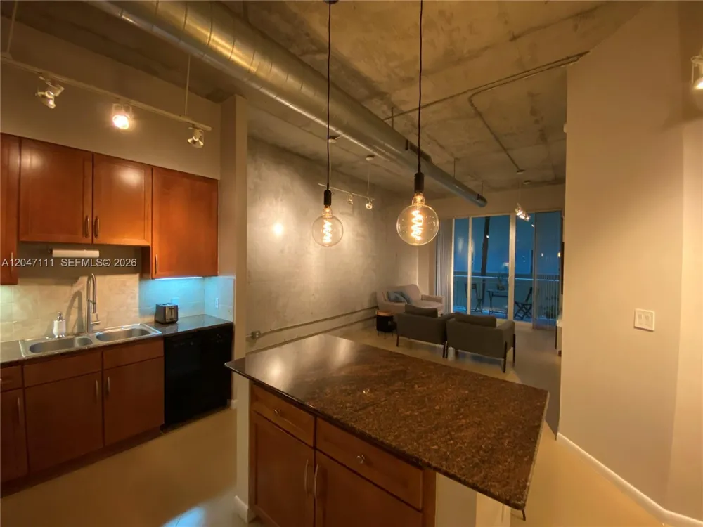 2001 Biscayne Blvd #3203 Miami, FL 33137