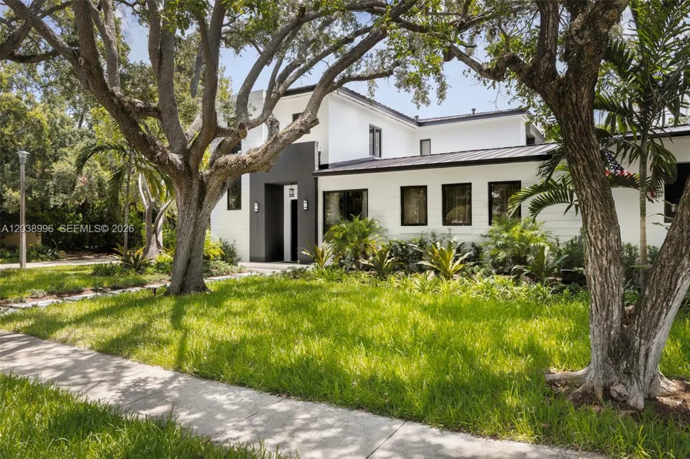3303 Halissee St Coconut Grove, FL 33133