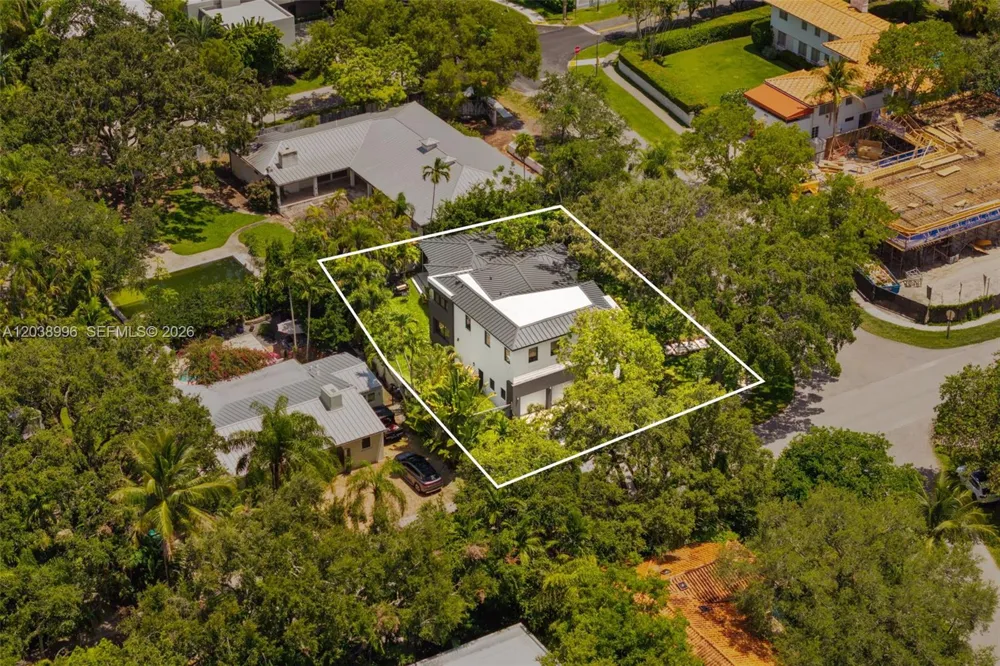 3303 Halissee St Coconut Grove, FL 33133