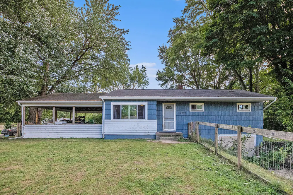 2262 Warren Road Howard Township, MI 49120