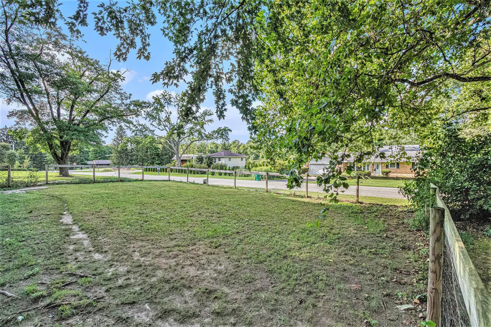 2262 Warren Road Howard Township, MI 49120