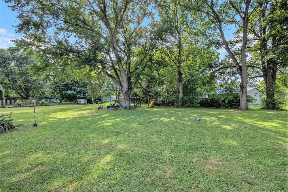 2262 Warren Road Howard Township, MI 49120