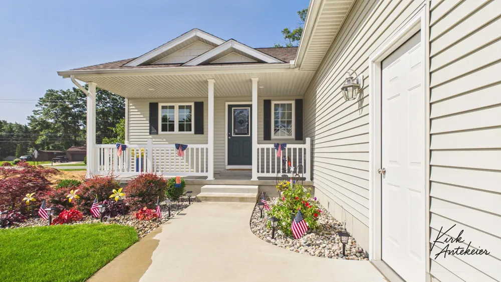 1421 E Addison Way Laketon Township, MI 49445