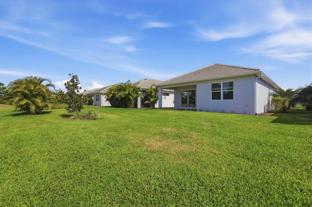 8113 STERNWAY ROAD Sarasota, FL 34240