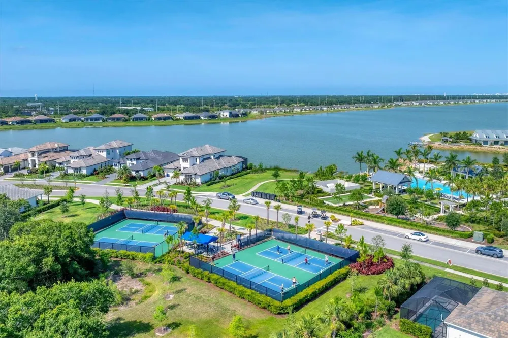8113 STERNWAY ROAD Sarasota, FL 34240