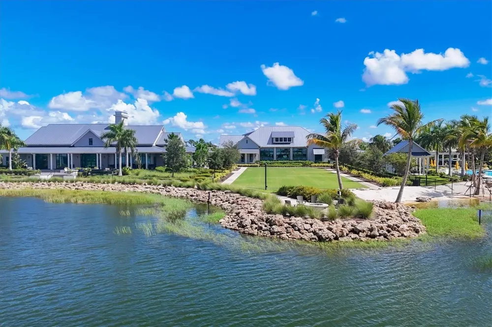 8113 STERNWAY ROAD Sarasota, FL 34240