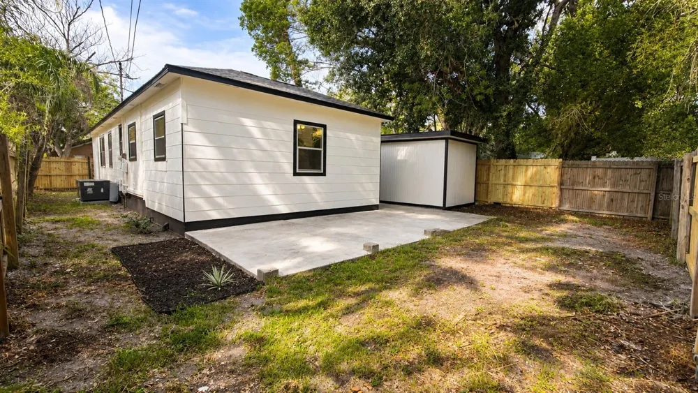 657 15TH AVENUE S St Petersburg, FL 33701